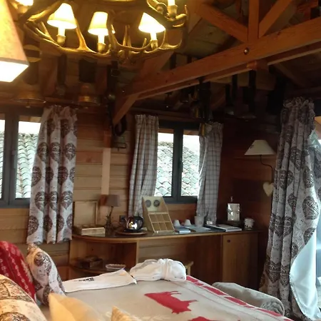 Le Relais De Franc Mayne Emilion Couette-café 4*